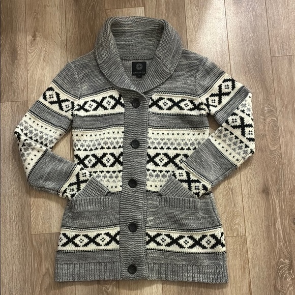 Sansara Nordic Gray and Black Cardigan Sweater - Picture 3 of 12